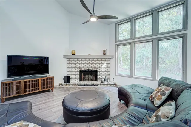 $349,900 | 4 Colonial Circle, Perinton, NY 14450