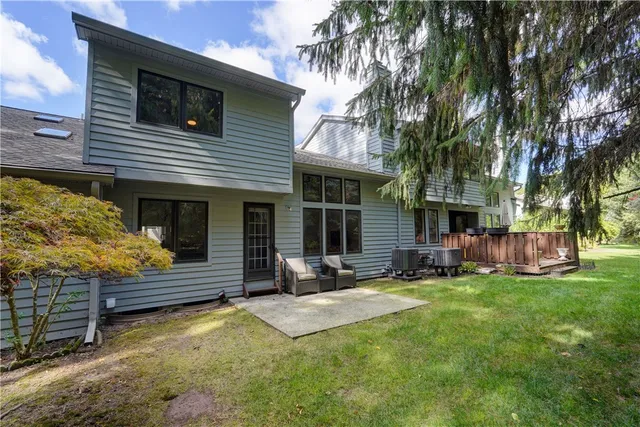 $349,900 | 4 Colonial Circle, Perinton, NY 14450