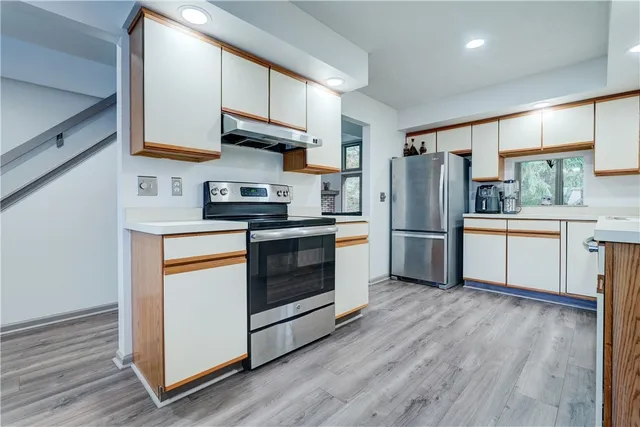 $349,900 | 4 Colonial Circle, Perinton, NY 14450