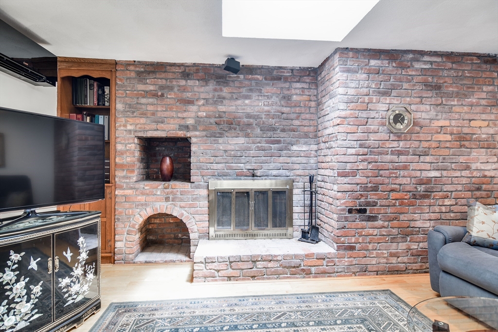 9 Larnis Road Framingham, MA 01701 - Photo 11 of 28