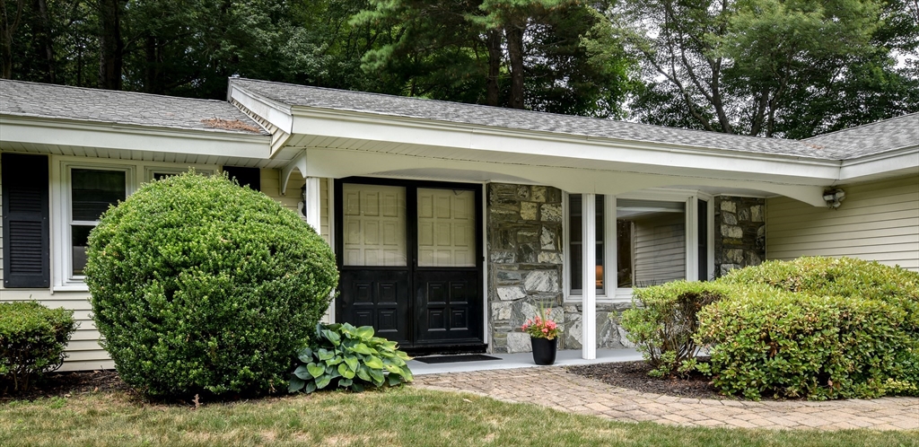 9 Larnis Road Framingham, MA 01701 - Photo 2 of 28