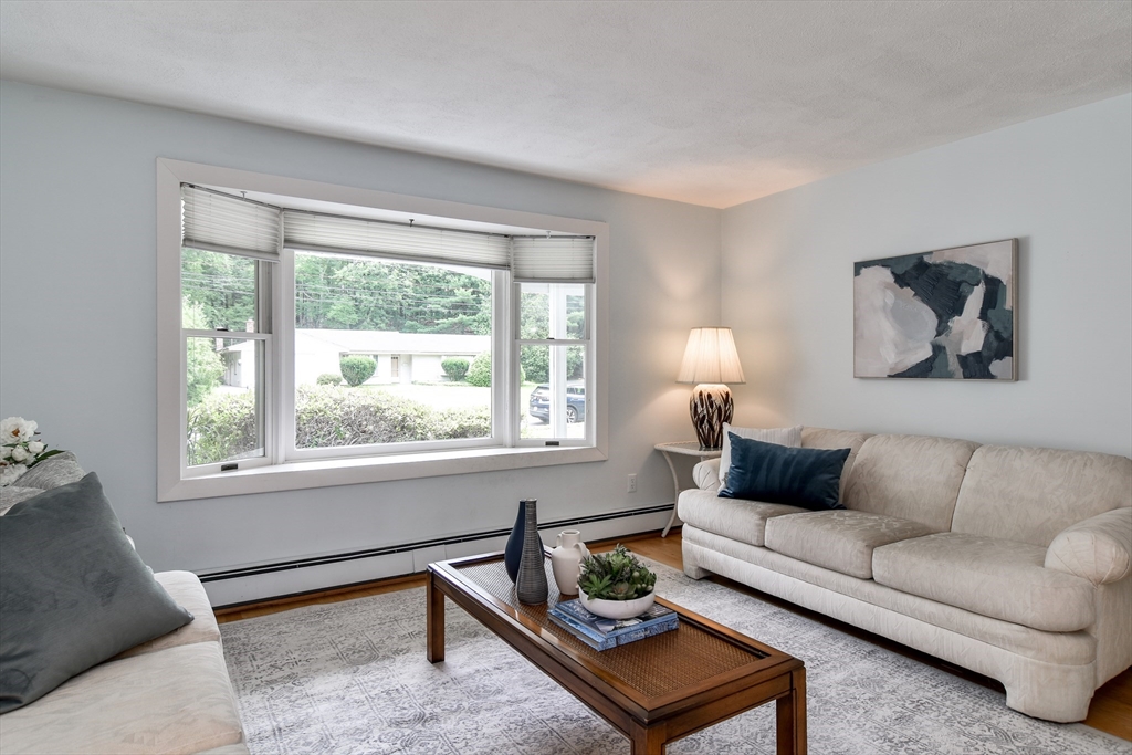 9 Larnis Road Framingham, MA 01701 - Photo 4 of 28