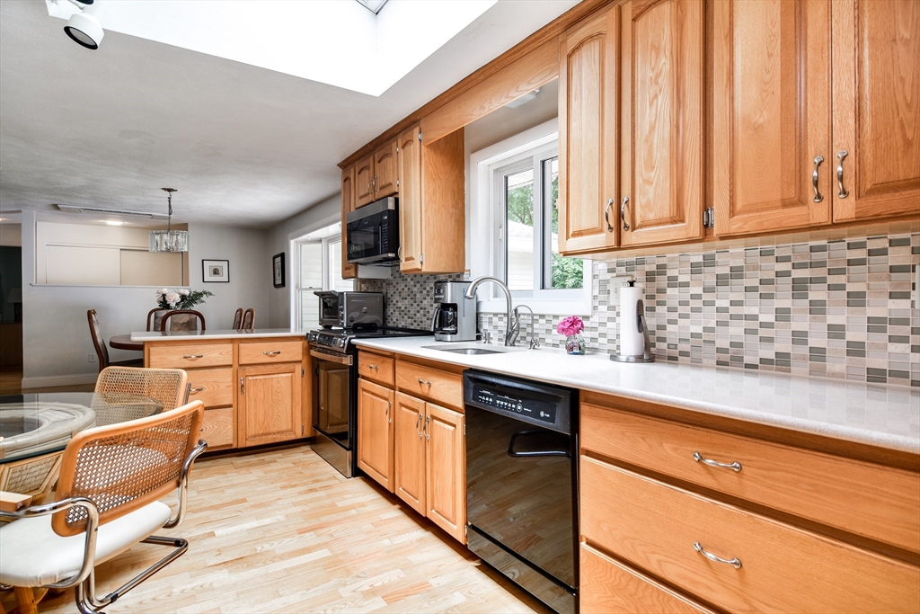 9 Larnis Road Framingham, MA 01701 - Photo 9 of 28