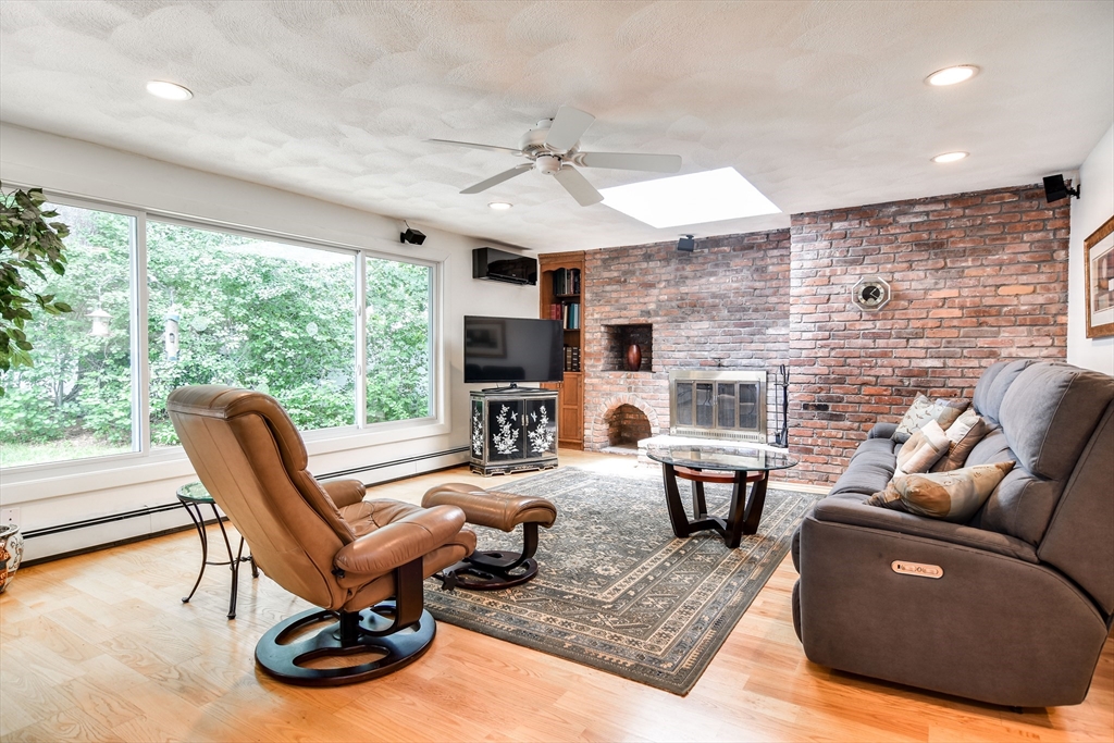 9 Larnis Road Framingham, MA 01701 - Photo 10 of 28