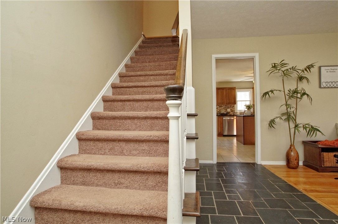 4644 West Farnhurst Road Cleveland, OH 44121 - Photo 14 of 31