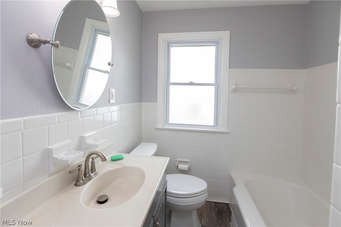 1413 Mayfield Ridge Road Cleveland, OH 44124 - Photo 18 of 35