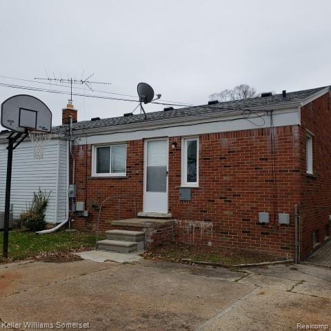 16899 Martin Road Roseville, MI 48066 - Photo 3 of 24
