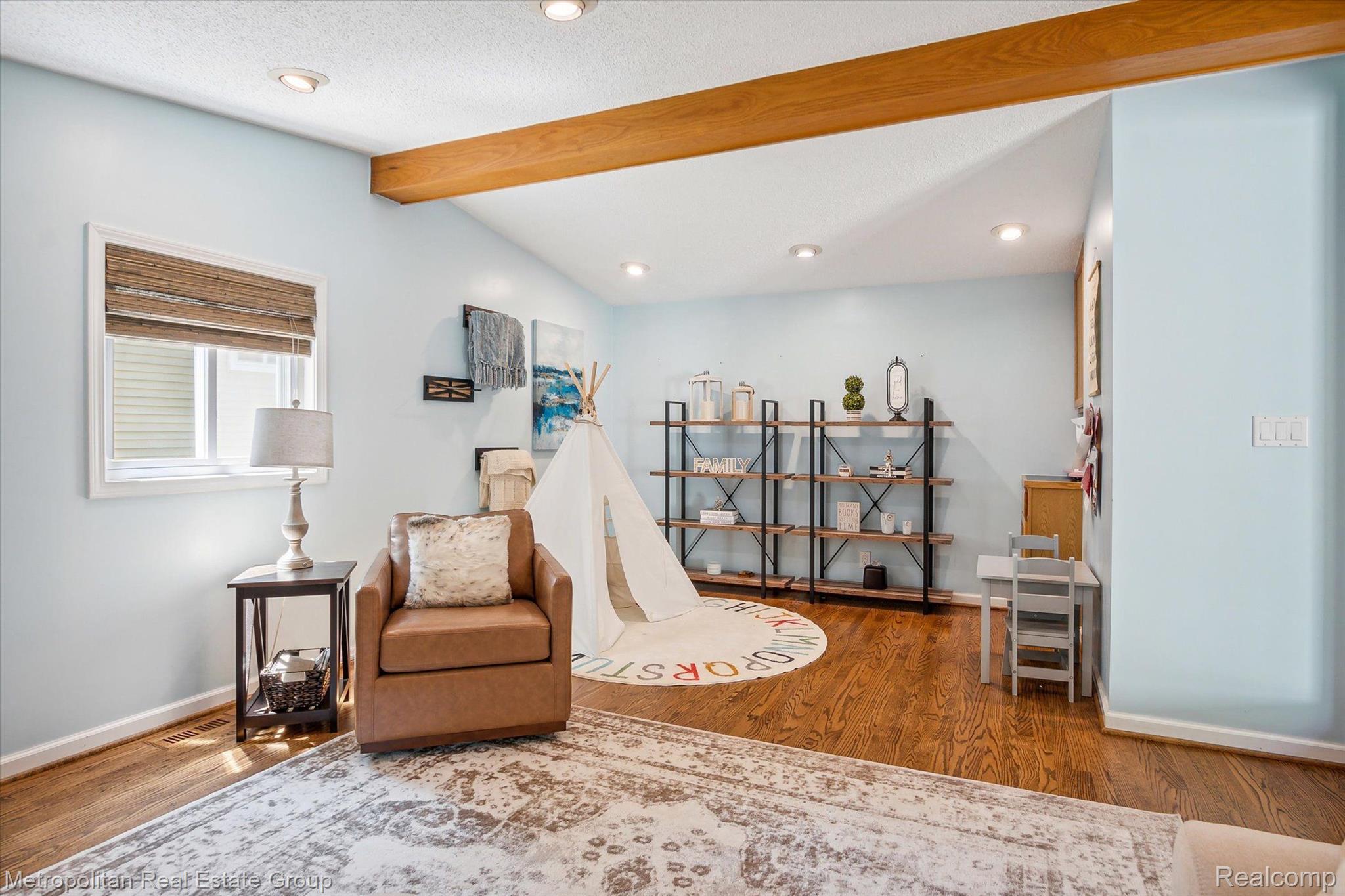2405 Keith Road West Bloomfield, MI 48324 - Photo 8 of 43 Gallery Image 8