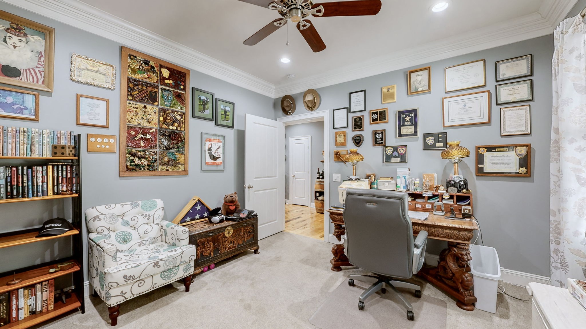 1019 Parker Road Kingston Springs, TN 37082 - Photo 15 of 39 a workspace with furniture and bookshelf