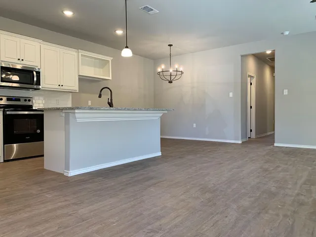 $1,560 | 1223 Preston Trail, Unit A, Wolfforth, TX 79382