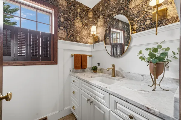 $838,700 | 413 Park Cambridge Wi 53523, Cambridge, WI 53523