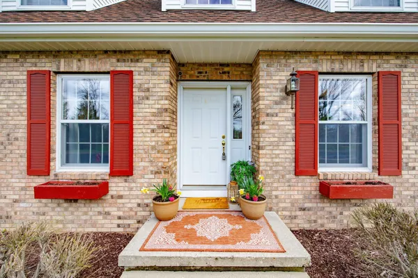 $838,700 | 413 Park Cambridge Wi 53523, Cambridge, WI 53523