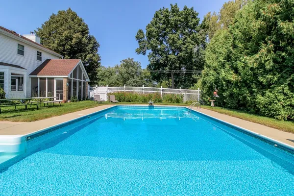 $838,700 | 413 Park Cambridge Wi 53523, Cambridge, WI 53523