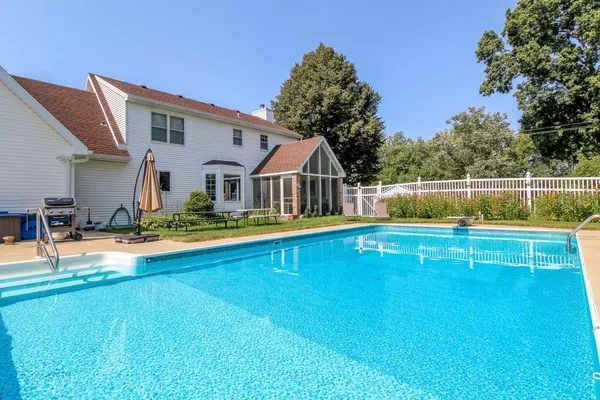 $838,700 | 413 Park Cambridge Wi 53523, Cambridge, WI 53523