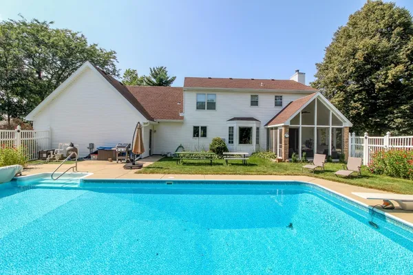 $838,700 | 413 Park Cambridge Wi 53523, Cambridge, WI 53523