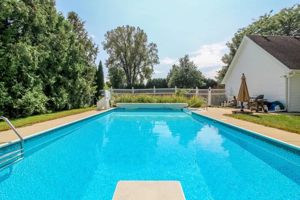 $838,700 | 413 Park Cambridge Wi 53523, Cambridge, WI 53523