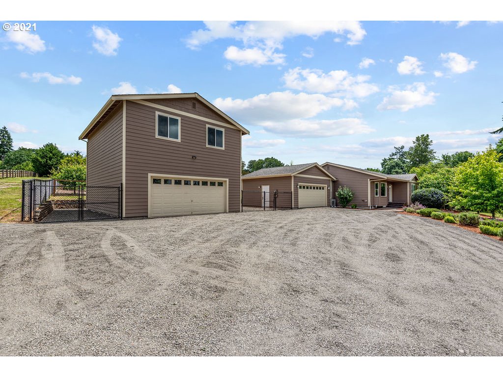 1014 Cloverdale Road Kalama, WA 98625 - Photo 1 of 32 Gallery Image 1