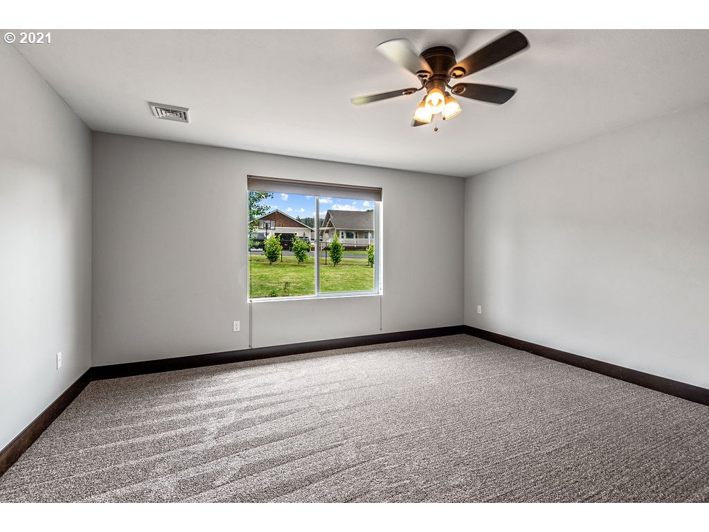 1014 Cloverdale Road Kalama, WA 98625 - Photo 14 of 32 Gallery Image 14