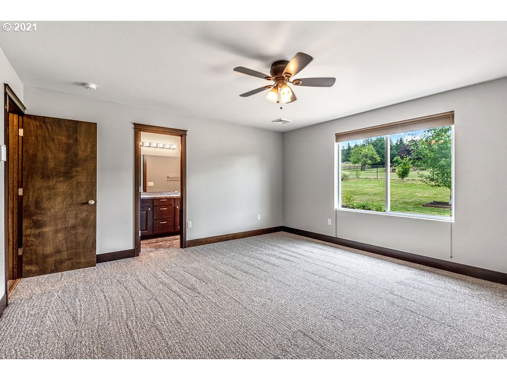 1014 Cloverdale Road Kalama, WA 98625 - Photo 15 of 32 Gallery Image 15