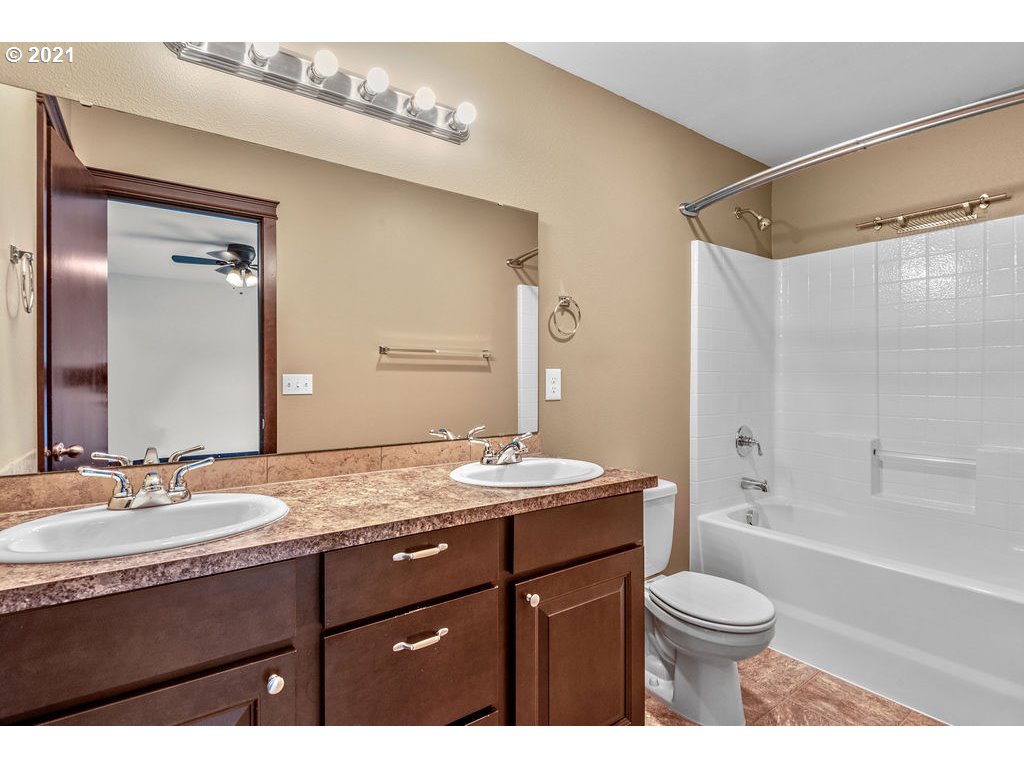 1014 Cloverdale Road Kalama, WA 98625 - Photo 16 of 32 Gallery Image 16