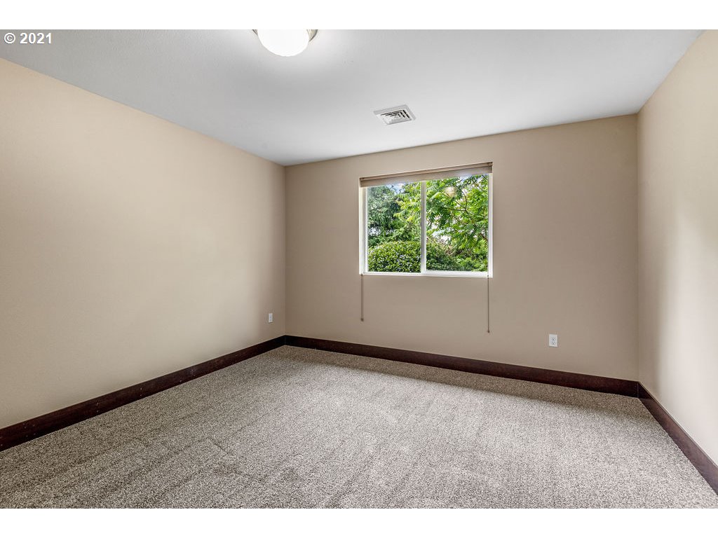 1014 Cloverdale Road Kalama, WA 98625 - Photo 20 of 32 Gallery Image 20