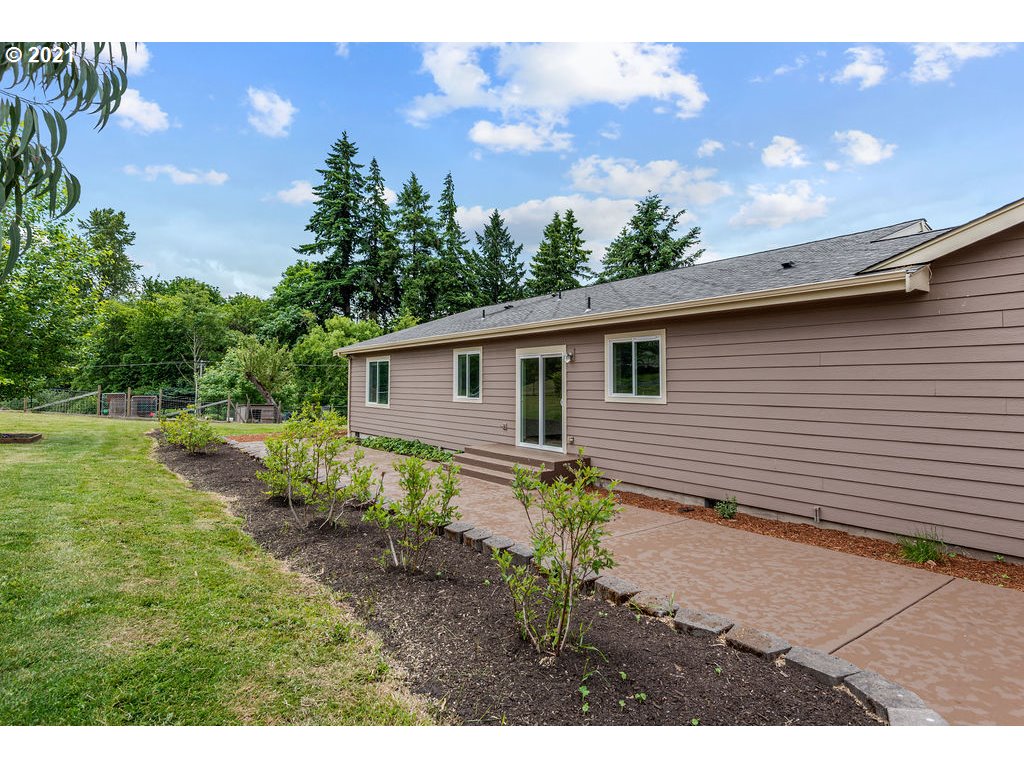 1014 Cloverdale Road Kalama, WA 98625 - Photo 28 of 32 Gallery Image 28