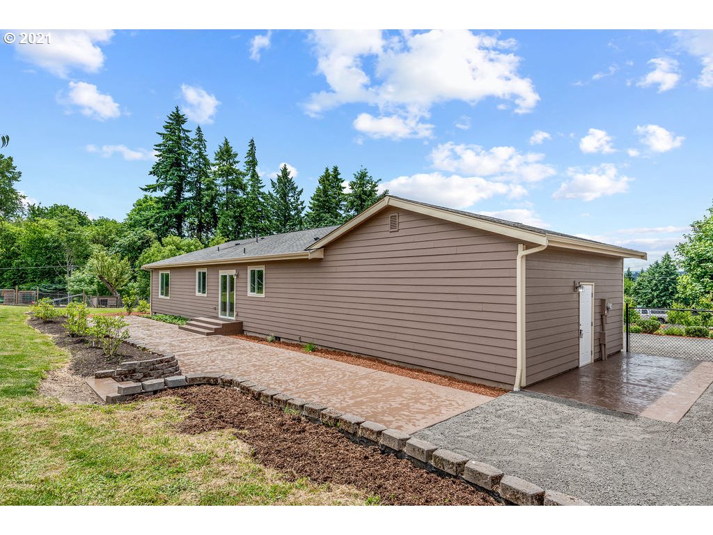 1014 Cloverdale Road Kalama, WA 98625 - Photo 29 of 32 Gallery Image 29