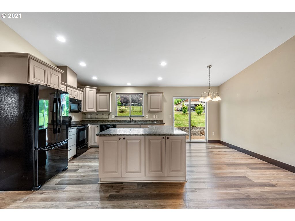 1014 Cloverdale Road Kalama, WA 98625 - Photo 6 of 32 Gallery Image 6