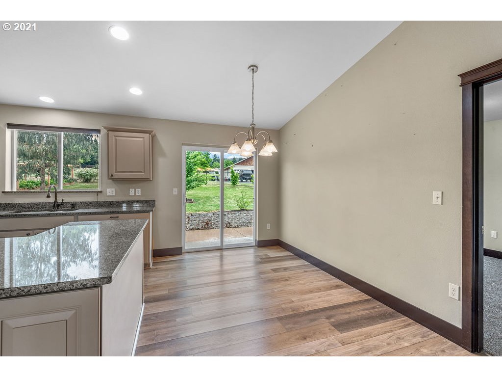 1014 Cloverdale Road Kalama, WA 98625 - Photo 8 of 32 Gallery Image 8