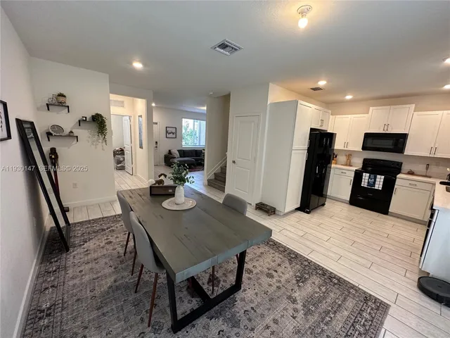 a view of a kitchen area