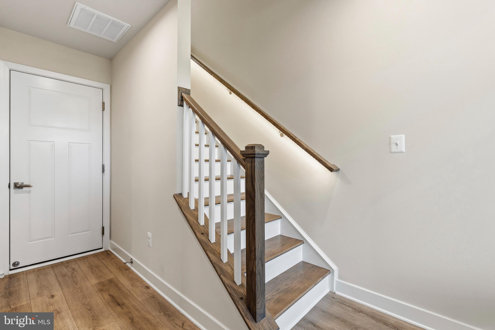 14016 Airfoil Road Herndon, VA 20171 - Photo 5 of 45