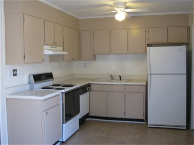 116 Montclair Road Mauldin, SC 29662 - Photo 3 of 19 Gallery Image 3