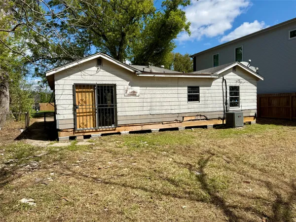 $1,650 | 5326 Wenda Street, Houston, TX 77033