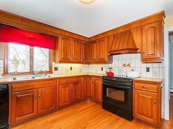 15 Bulkeley Road Littleton, MA 01460 - Photo 4 of 30 Gallery Image 4