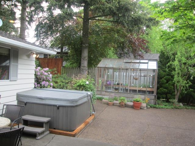 11255 Southwest Ridgecrest Drive Beaverton, OR 97008 - Photo 11 of 13 Gallery Image 11