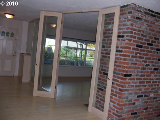 11255 Southwest Ridgecrest Drive Beaverton, OR 97008 - Photo 12 of 13 Gallery Image 12