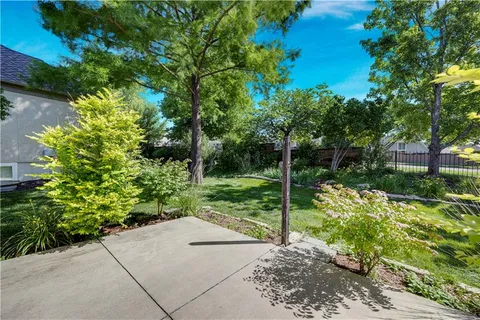 $540,000 | 5232 West 121st Street, Overland Park, KS 66209
