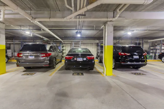 $389,000 | 2671 Stone Circle, Unit 208, Geneva, IL 60134