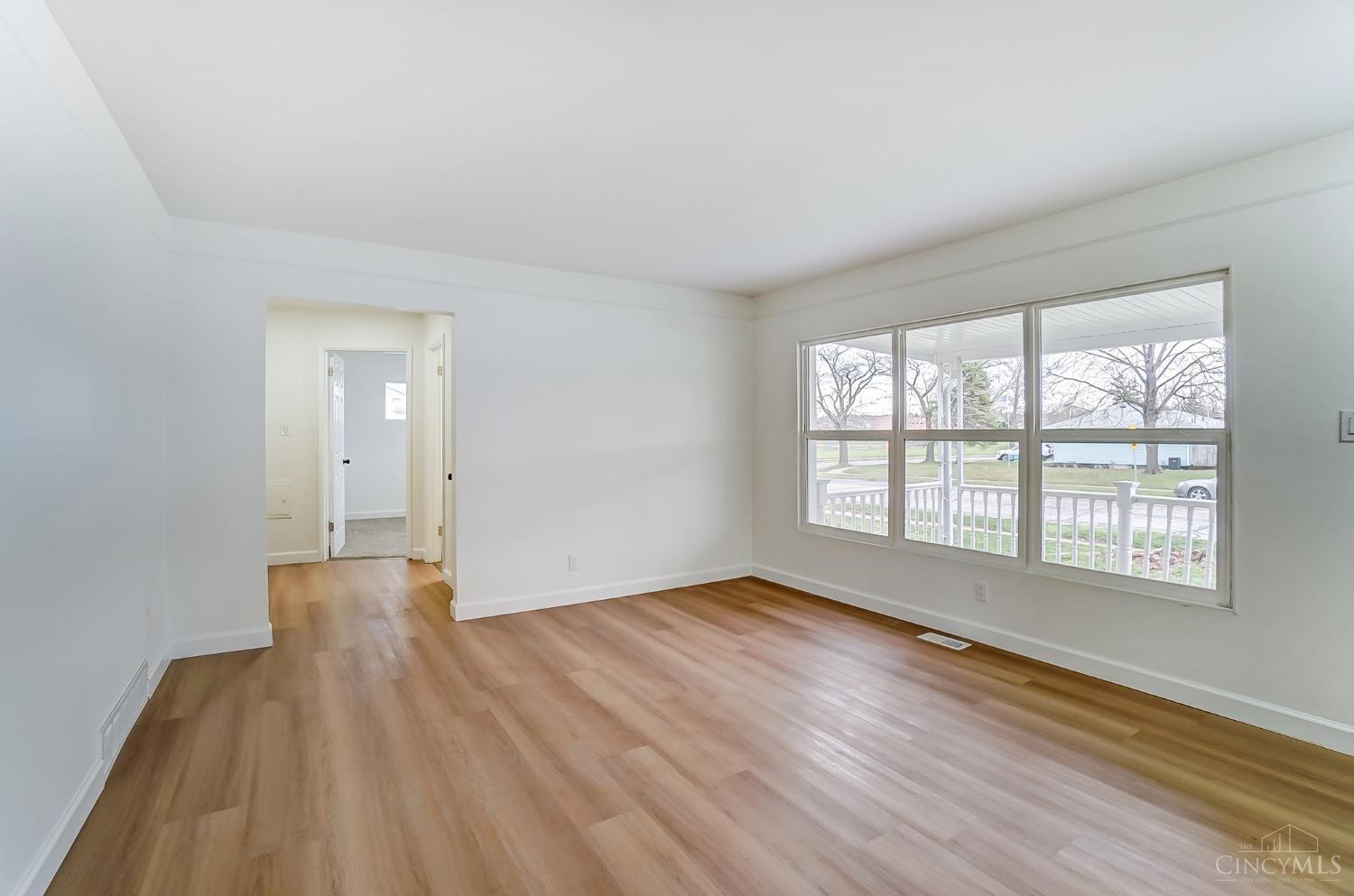 237 Spinning Road Riverside, OH 45431 - Photo 4 of 35 Gallery Image 4