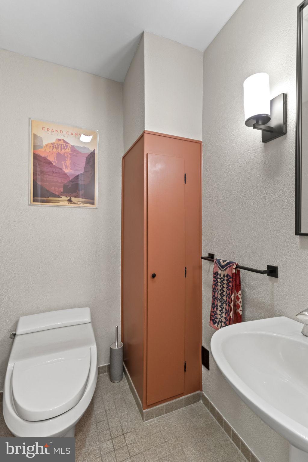 435 Crescent Road Wyncote, PA 19095 - Photo 42 of 63 Powder Room