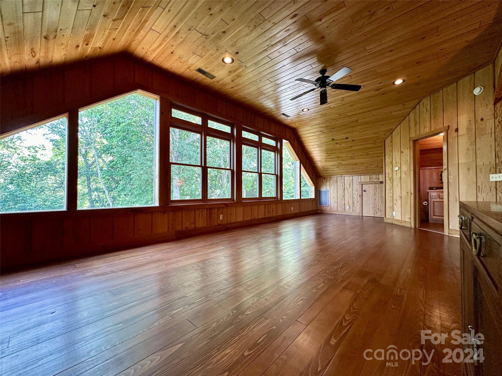 15343 Wayah Road Topton, NC 28781 - Photo 27 of 41 Gallery Image 27