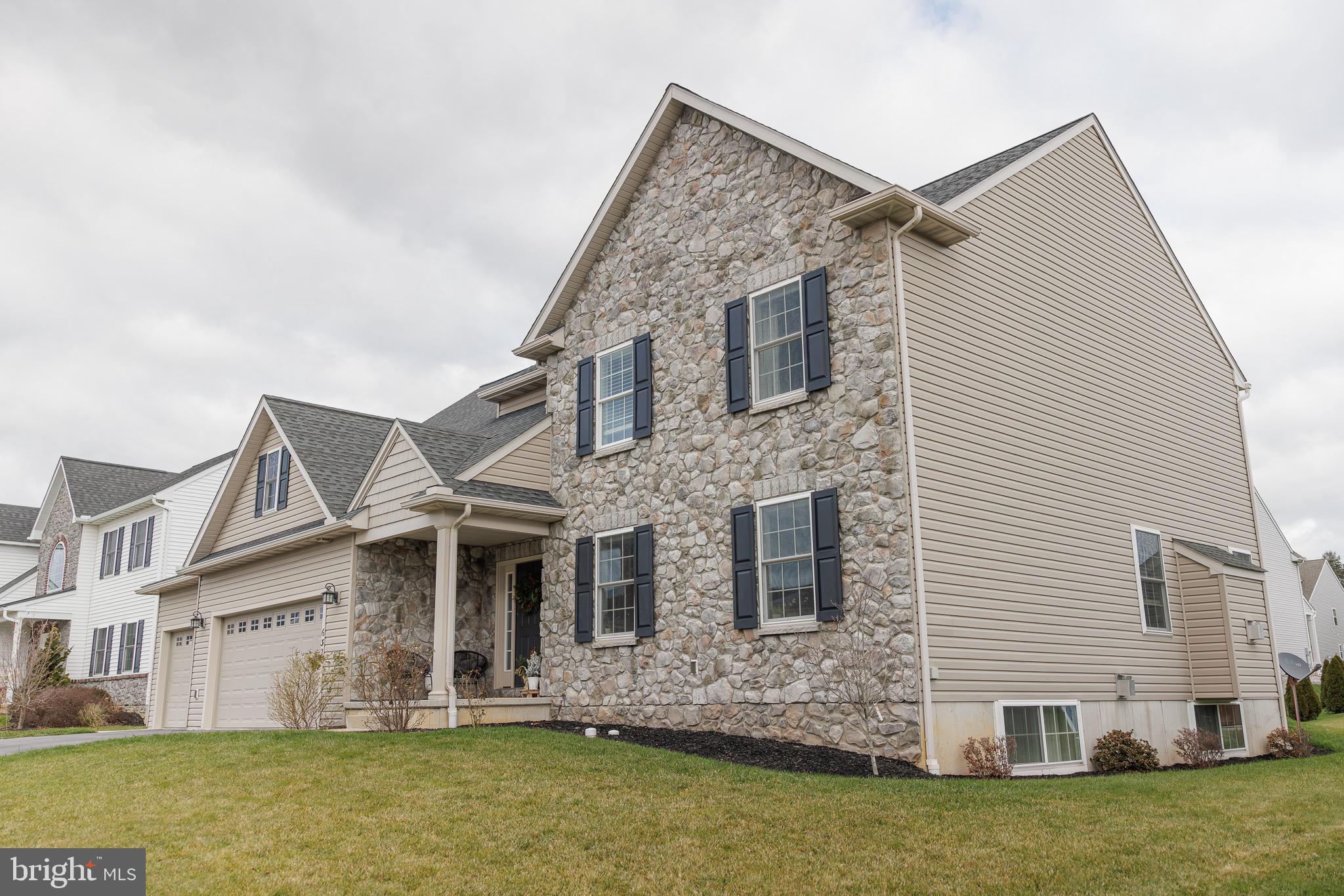 632 Frome Avenue Lititz, PA 17543 - Photo 2 of 36 Gallery Image 2