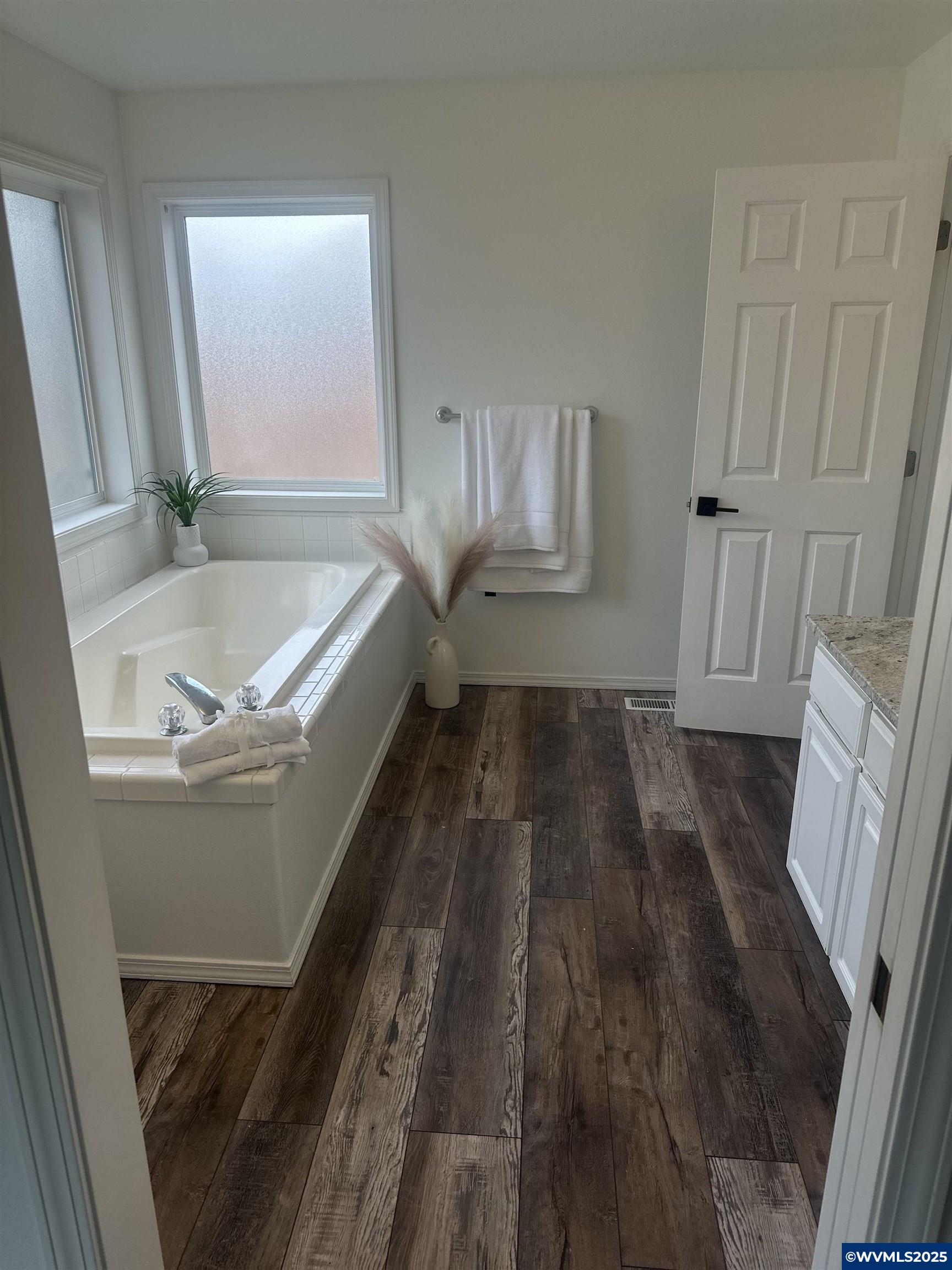 823 Sandpine Loop Northeast Keizer, OR 97303 - Photo 18 of 22 Gallery Image 18