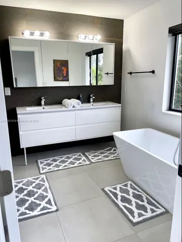 a close view of sink