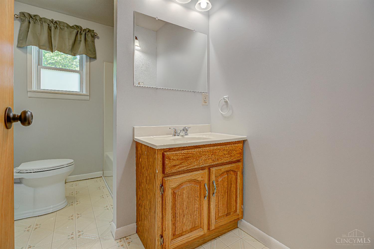 3492 Starling Road Bethel, OH 45106 - Photo 20 of 44 Hall Bathroom