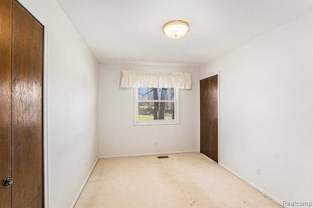 11209 Runyan Lake Road Fenton, MI 48430 - Photo 16 of 26