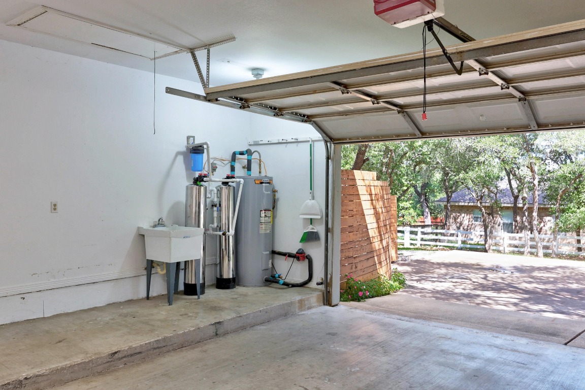 125 Ridgewood Cove Georgetown, TX 78633 - Photo 37 of 40