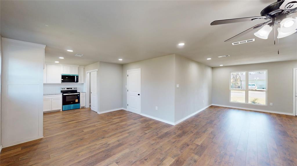 5648 De Cory Road Fort Worth, TX 76134 - Photo 11 of 30