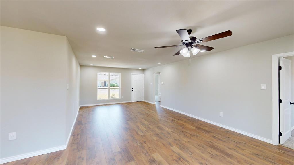 5648 De Cory Road Fort Worth, TX 76134 - Photo 8 of 30