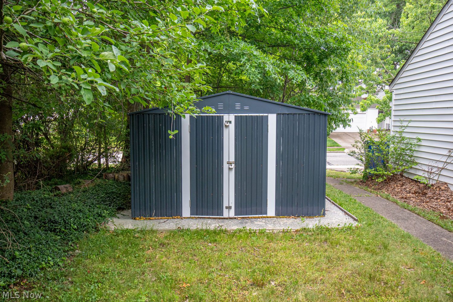 1107 Brandon Road Cleveland, OH 44112 - Photo 27 of 38